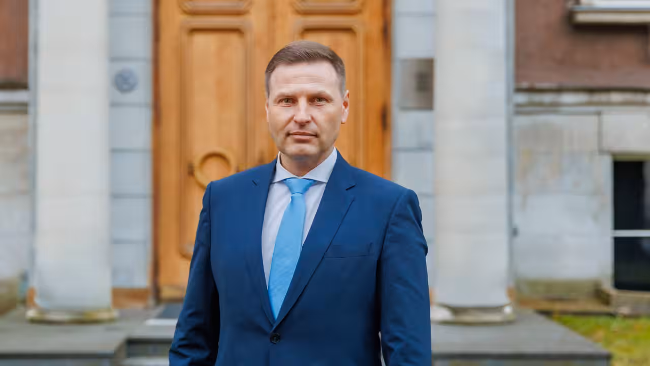 Estonia minister quits after €70-million Ukraine shell deal involving Indian firm