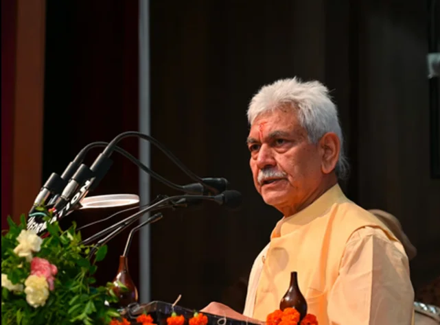 LG Manoj Sinha Urges J&K Youth to Dream Big, Embrace Learning and Innovation