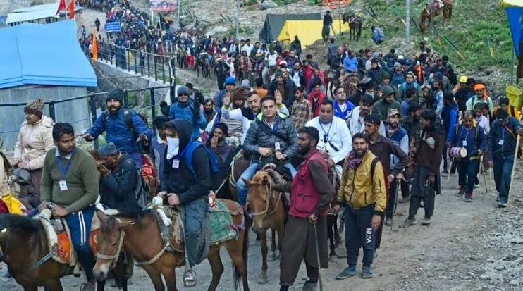 Amarnath Yatra Resumes After Six-Day Weather Suspension; Over 6,200 Pilgrims Depart from Jammu