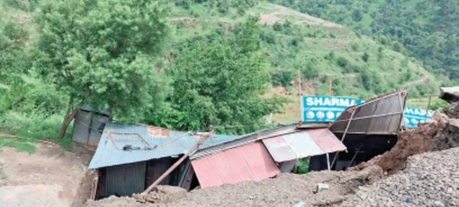 Land subsidence hits highway in Udhampur, seven shops damaged