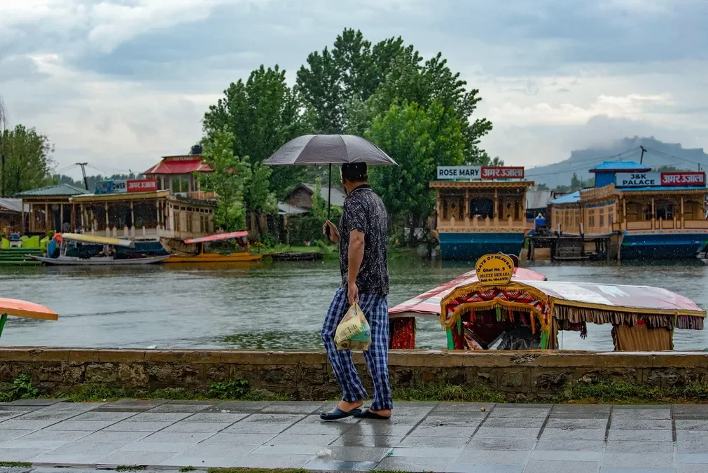 Rain Continues to Lash Kashmir for Fifth Consecutive Day