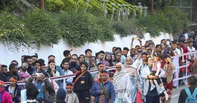 Vaishno Devi Yatra on Old Track Resumes Despite Rain After Six-Day Break