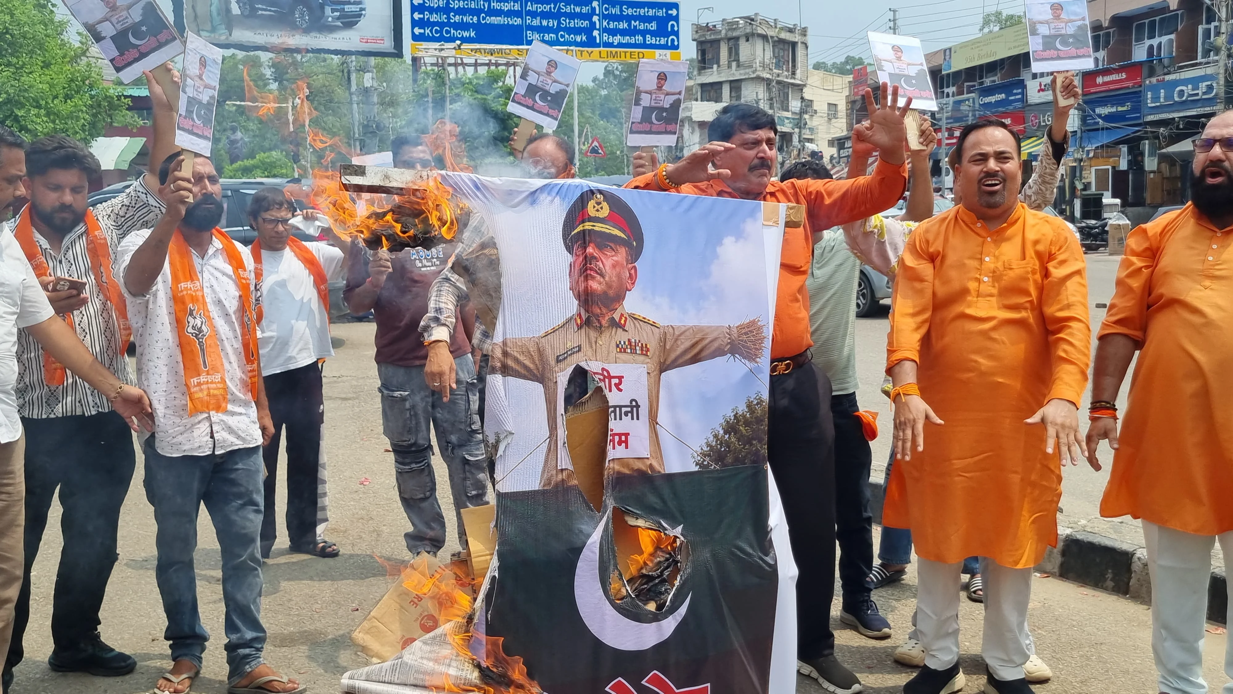 Shiv Sena Condemns Pakistan Army's 'Bloody Crackdown' in PoJK
