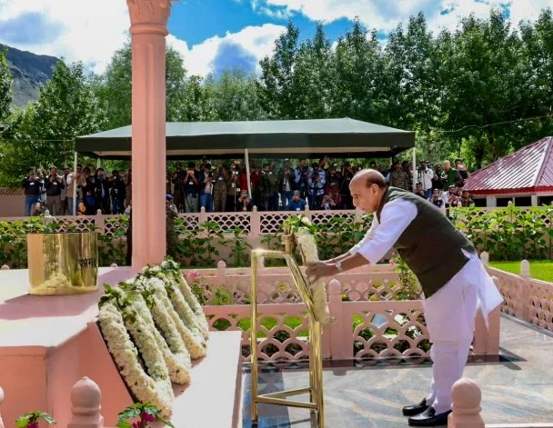 Tribute to Kargil heroes: Military officers complete 13-day bike expedition from Delhi to Drass