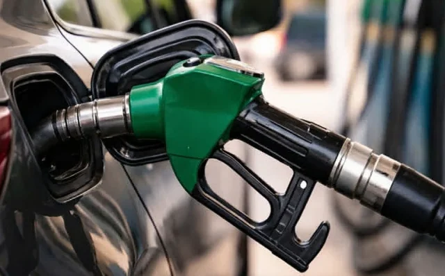 Government Cuts Windfall Tax on Petrol, Diesel and ATF Exports