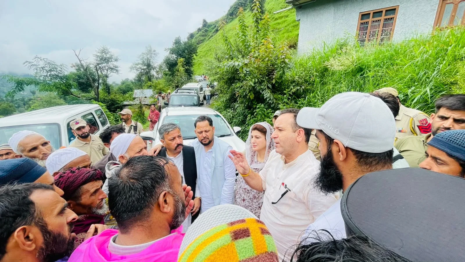 BJP delegation visits flood-hit Poonch, Rajouri; reviews relief measures