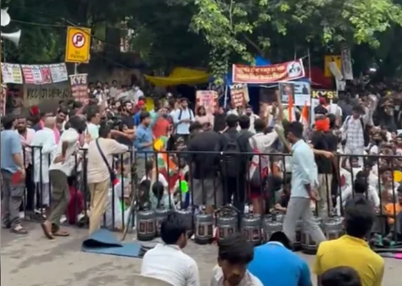 CJP Continues Jantar Mantar Protest, Renews Demand for Education Minister’s Resignation