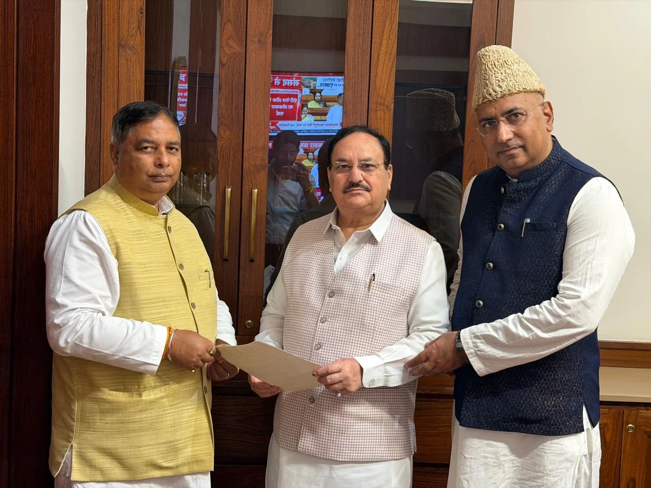 MP Sat Sharma pitches for world-class healthcare, highlights important public issues with JP Nadda