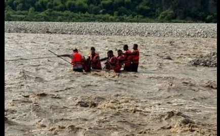 14 Stranded People Rescued From Swollen Rivers In Jammu, Rajouri
