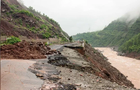 Jammu-Srinagar NH-44, Doda-Kishtwar Road Closed After Heavy Rain Triggers Landslides