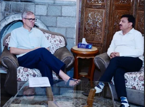 CM Omar Abdullah meets public representatives, industry leaders