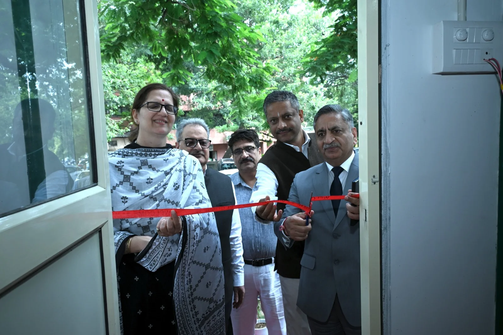 Justice Sanjeev Kumar inaugurates advocates’ clerks room at HC